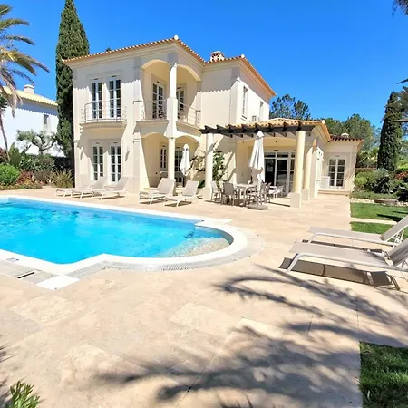 4 Bed 4 Baths Optional Heated Pool Close To Amenities
