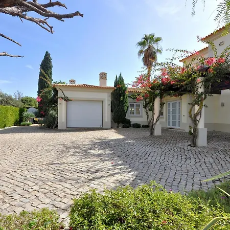 Hotel 4 Bed 4 Baths Optional Heated Pool Close To Amenities *