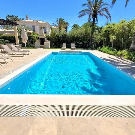 4 Bed 4 Baths Optional Heated Pool Close To Amenities Hotel Quarteira