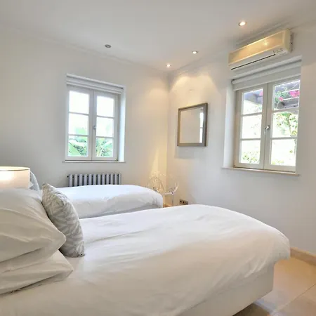 4 Bed 4 Baths Optional Heated Pool Close To Amenities * Quarteira